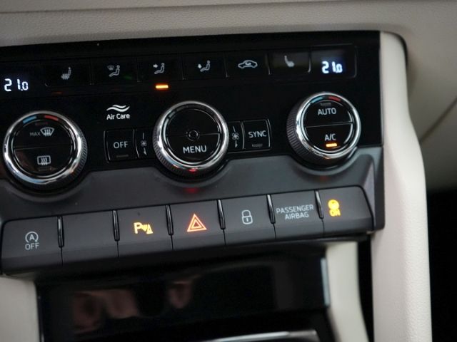 Karoq STYLE TSI+NAVI+KLIMA+BLUETOOTH+SITZHEIZUNG