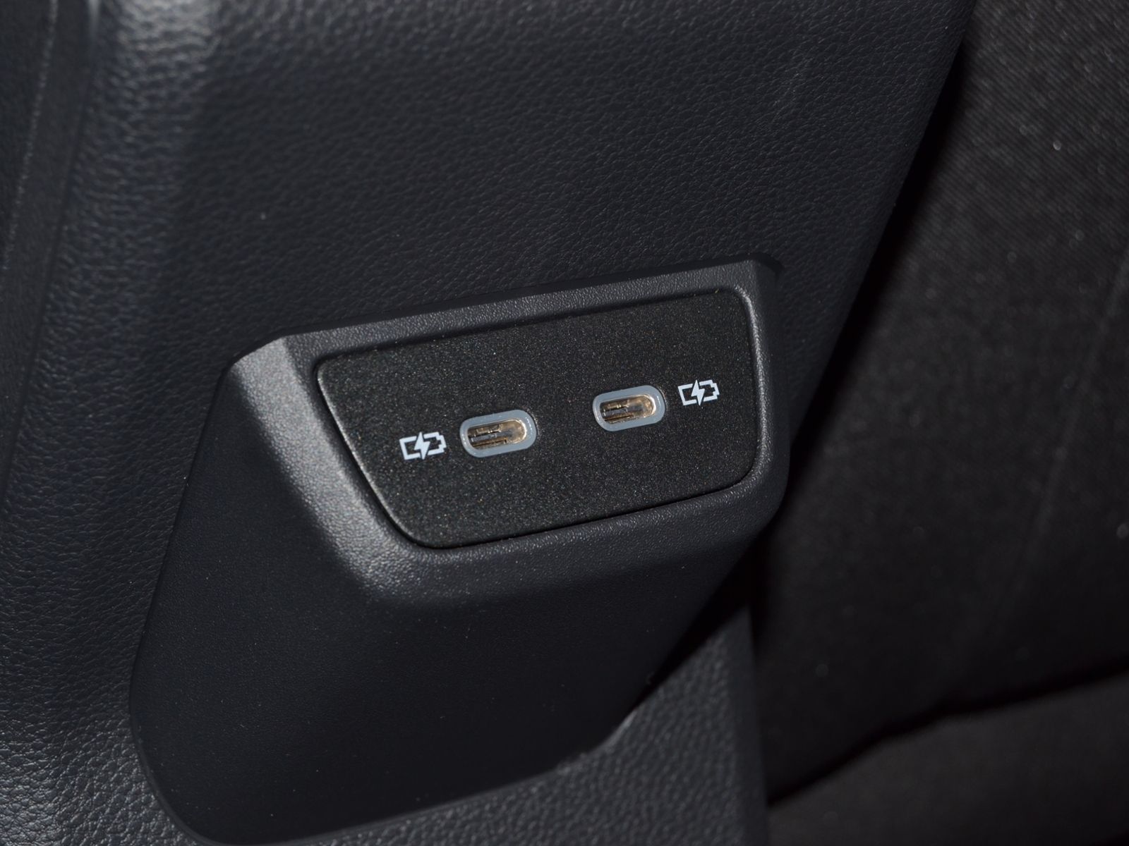Taigo 1.0 TSI 110 PS R-Line BLACK-STYLE/MATRIX-L