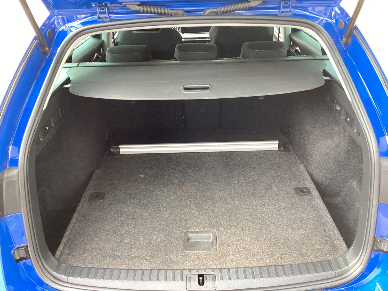 Fahrzeugabbildung SKODA Octavia Combi Clever 2.0 TDI 85 KW