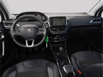 Peugeot 2008 Allure 1.6 16V VTi 5-Gang Pano Navi 2-Zonen
