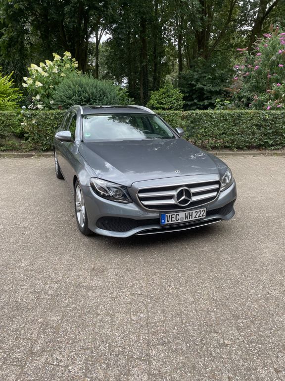 Image of Mercedes-Benz E 350