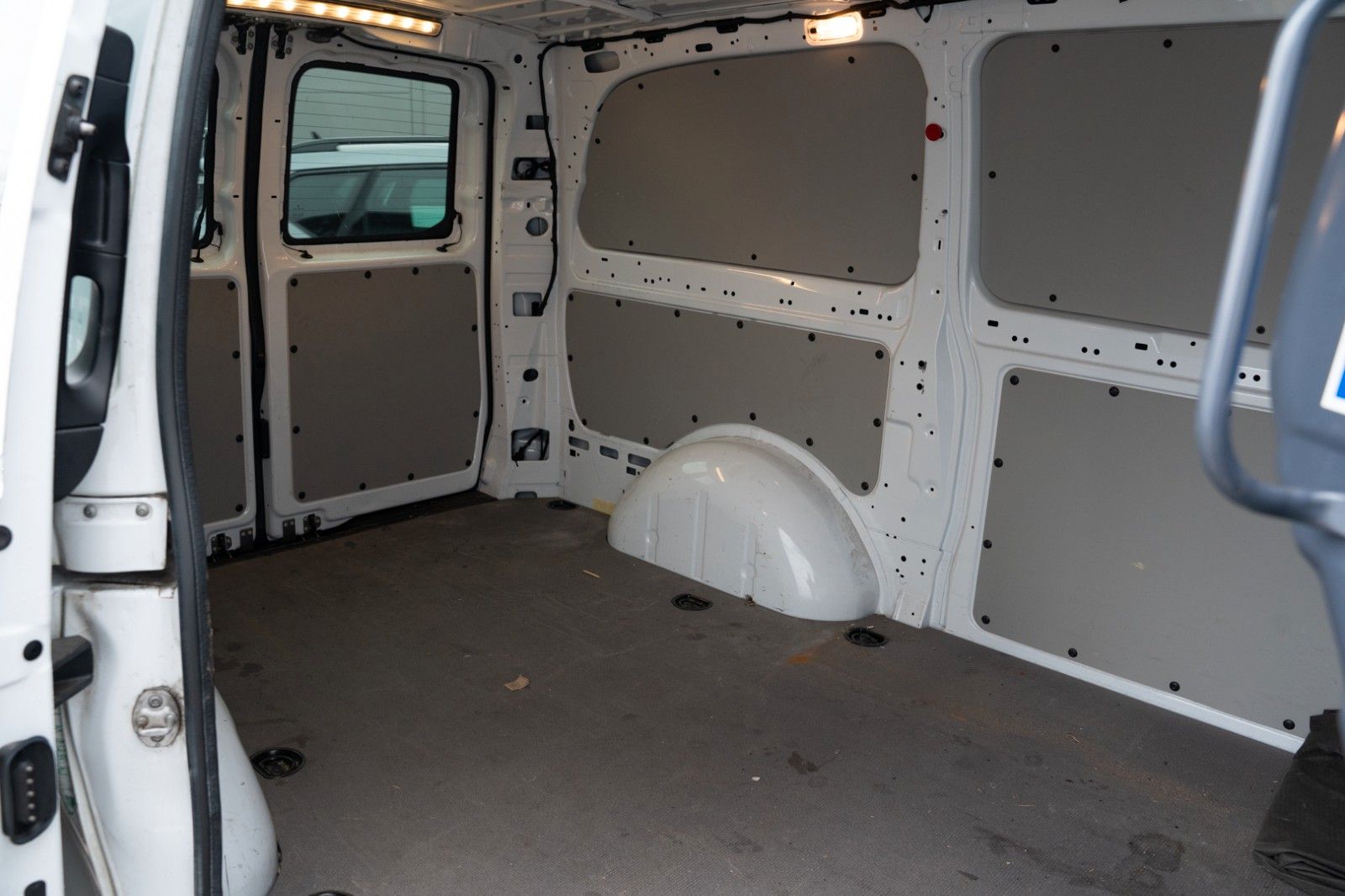 Fahrzeugabbildung Mercedes-Benz VITO KASTEN 114 CDI BT RWD LANG AHK KLIMA SERVO