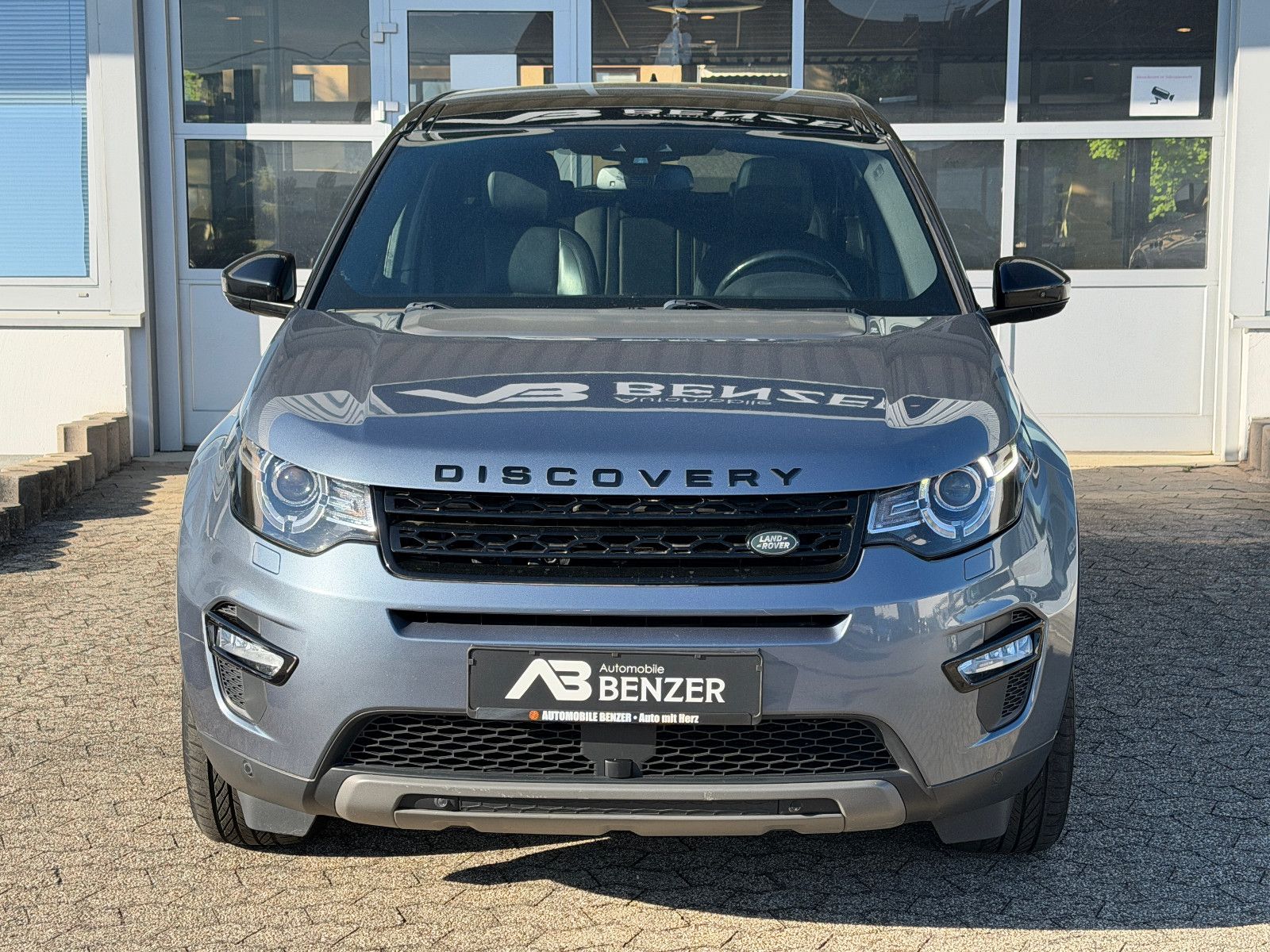 Fahrzeugabbildung Land Rover Discovery Sport SE AWD/PANO/ACC/NAVI/KAMERA/SHZ