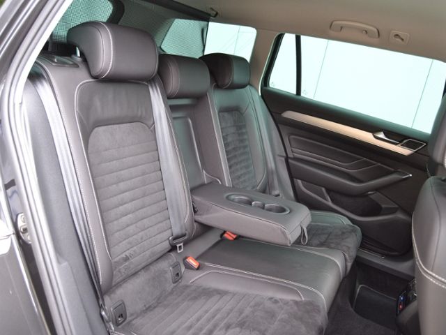 Passat Variant 2.0 TDI DSG Elegance AHK/MATRIX/N