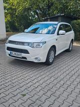 Mitsubishi Plug-in Hybrid Outlander 2.0 MIVEC PLUG-IN H...