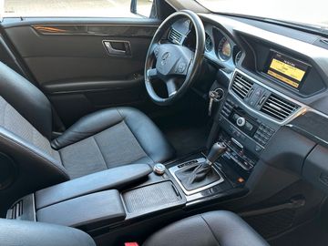 Mercedes E 200 - 6