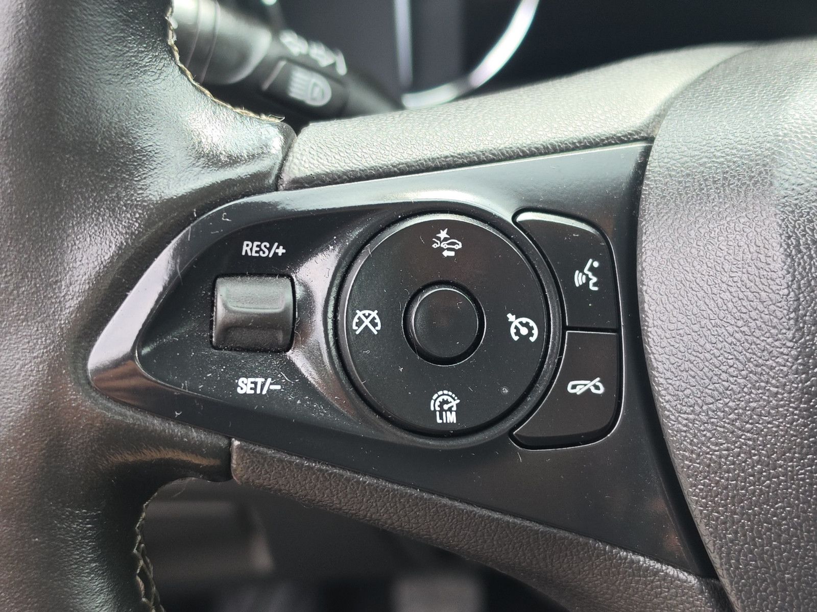 Fahrzeugabbildung Opel Astra K Lim. 5-trg. Elegance Start/Stop