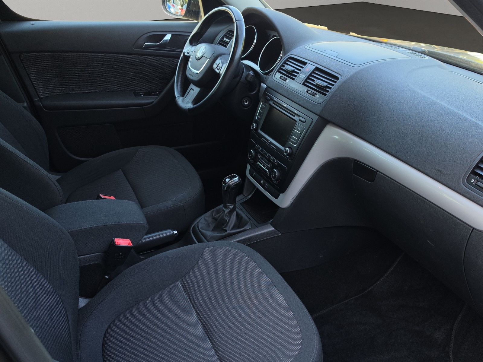 Fahrzeugabbildung SKODA Yeti TDI Ambition Plus Edition 4x4 ALLRAD TEMPOM