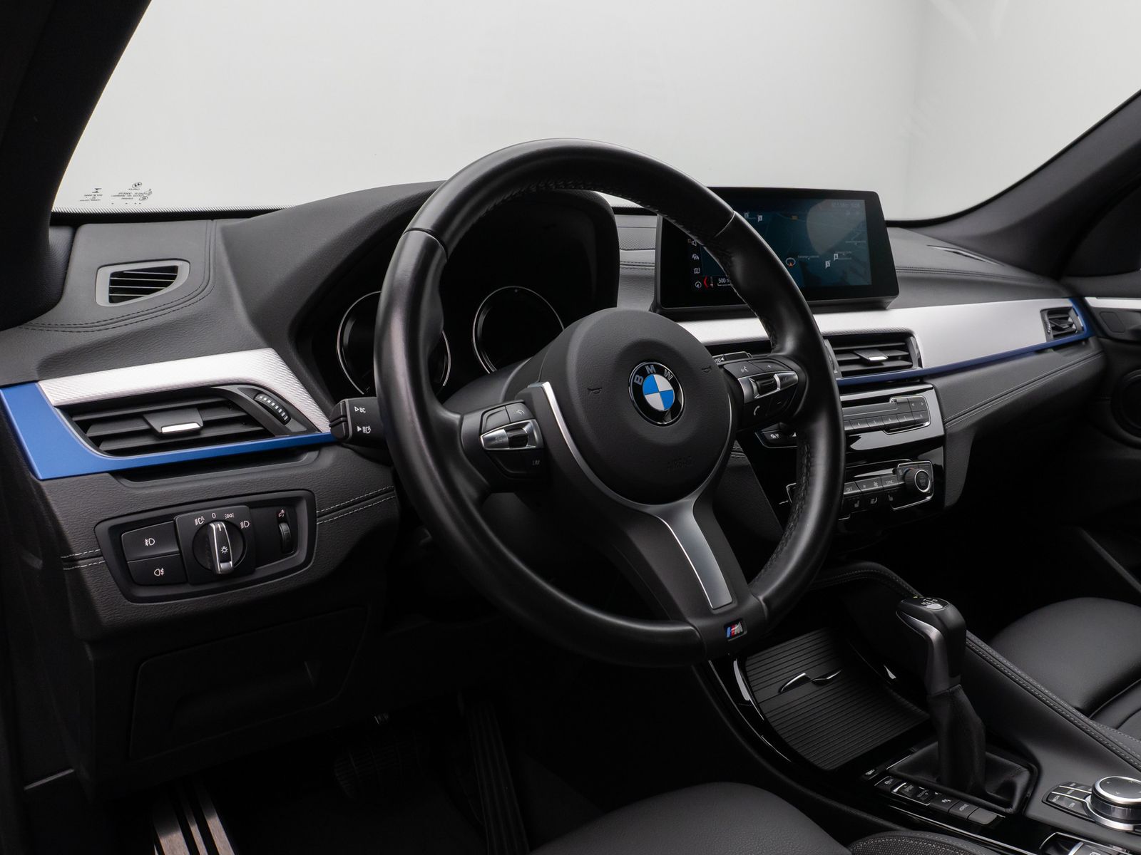 Fahrzeugabbildung BMW X1 xD25e M Sport Kamera HUD DAB HiFi Alarm 19Zol