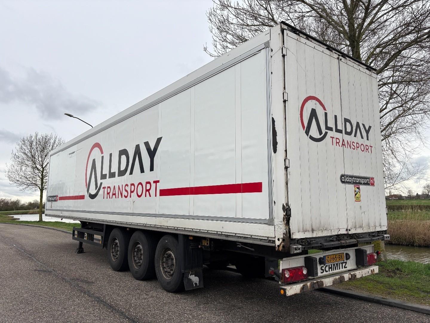 Schmitz Cargobull SKO 24 3-Axle Box / SAF Axles / Discbrakes / Lif