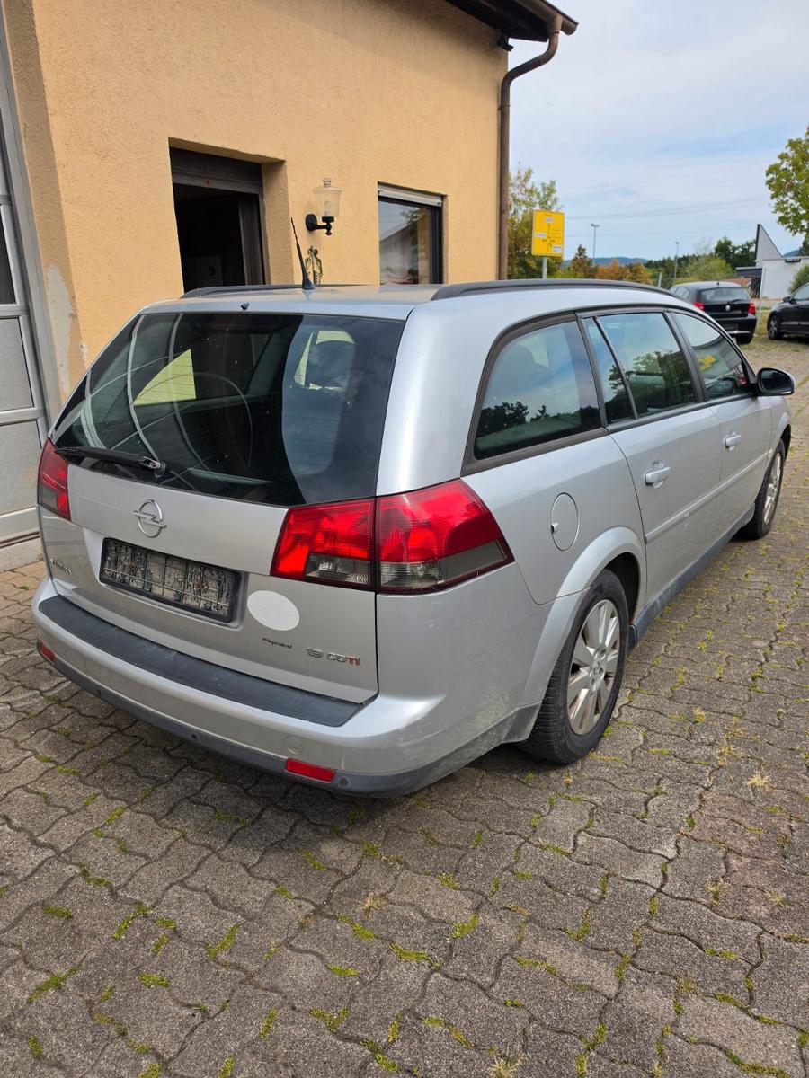 Opel Vectra 2005 — interior