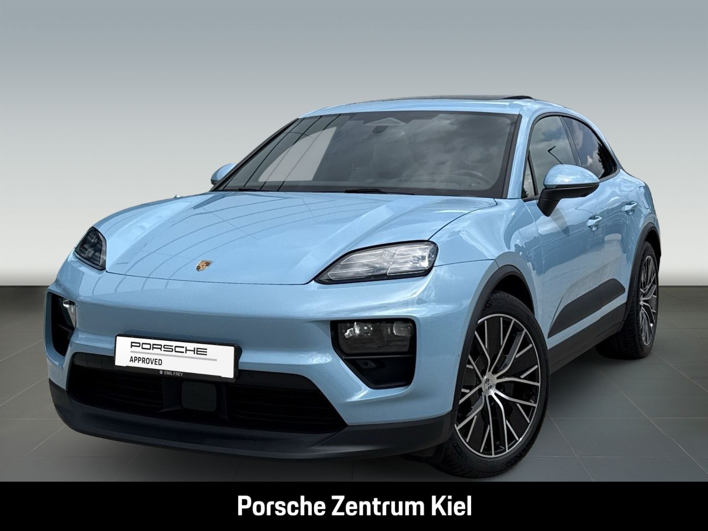 Porsche Macan Surround-View LED-Matrix Head-Up Display