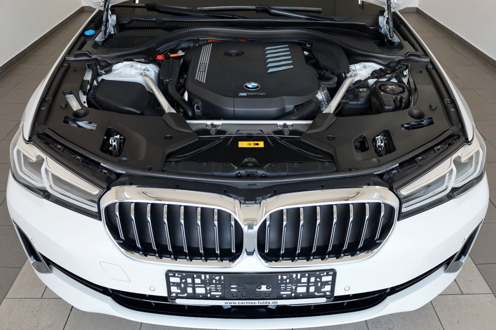 Fahrzeugabbildung BMW 545e xDrive Luxury Line,Navi,SD,4xSH,Kam,AHK,+WR