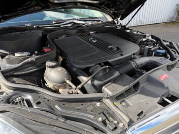 Mercedes E 200 - 11