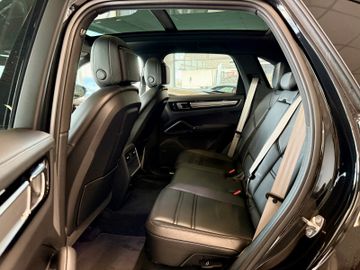 Porsche Cayenne - 11