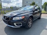 Volvo XC 70 Momentum 2.0l D4 Scheckh Zr. gew. 5 Zyl. - Volvo XC70 mit Diesel-Antrieb: Leder, Navigationssystem