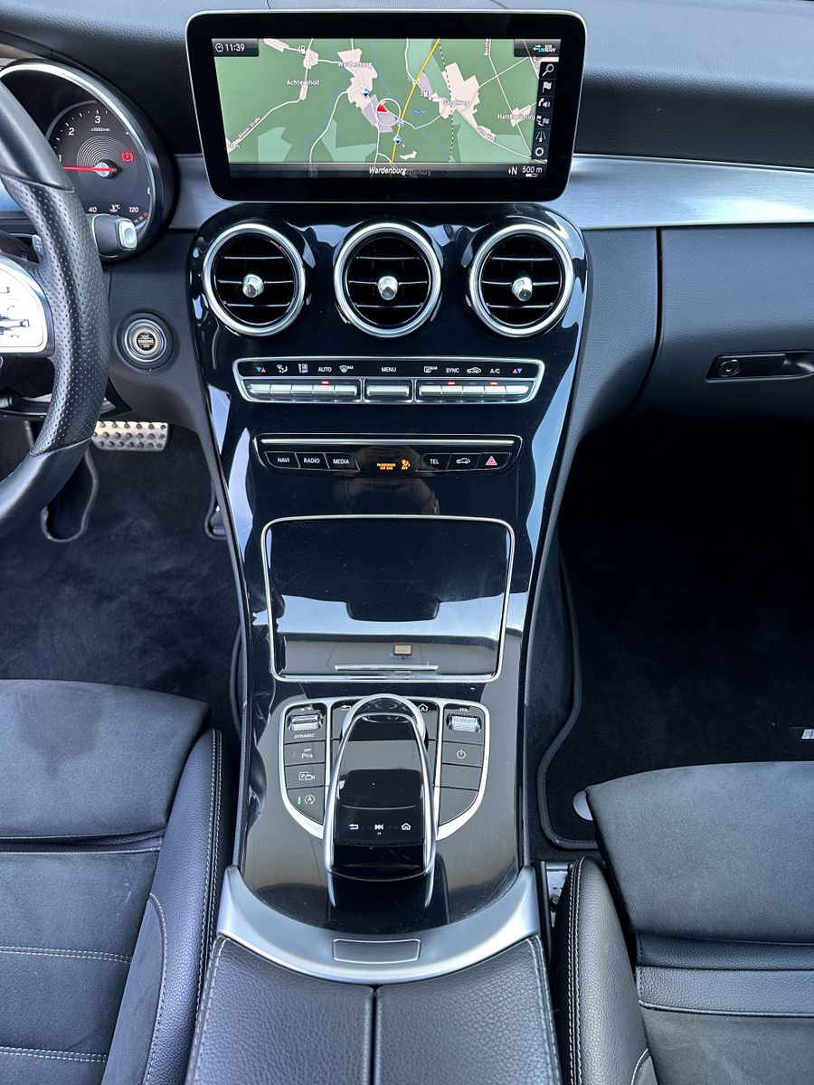 Fahrzeugabbildung Mercedes-Benz C 220d Coupé 4M AMG-Line NAV+LED+CARPLAY+19ZO+PP