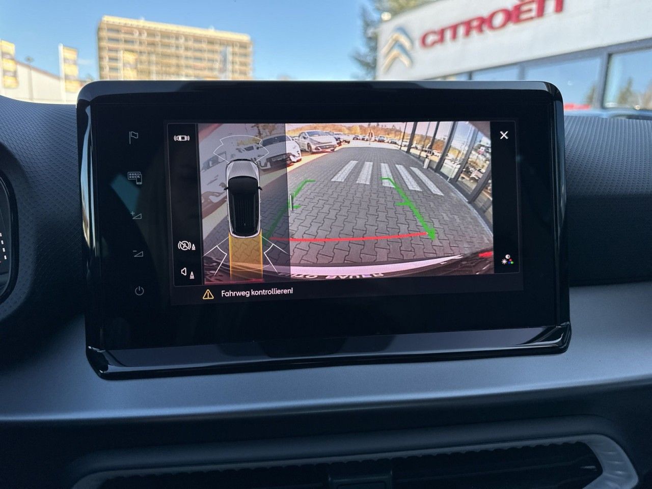 Fahrzeugabbildung SEAT Arona FR Black Edition 1.5 TSI 150 PS DSG - mit KI generiert/bearbeitet