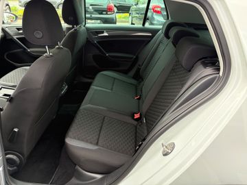 Fahrzeugabbildung Volkswagen Golf VII Lim. Join BlueMotion DSG Navi SHZ uvm.