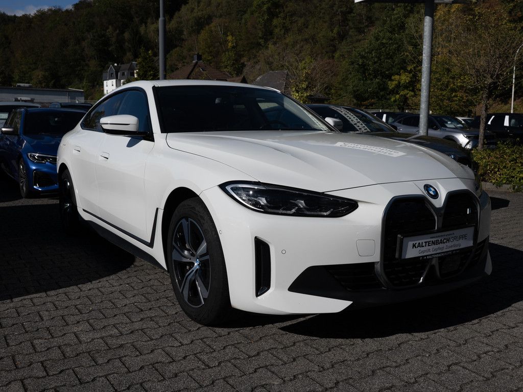 BMW i4 Gran Coupe 35 eDrive AHK 360° LED ACC NAVI foto 4