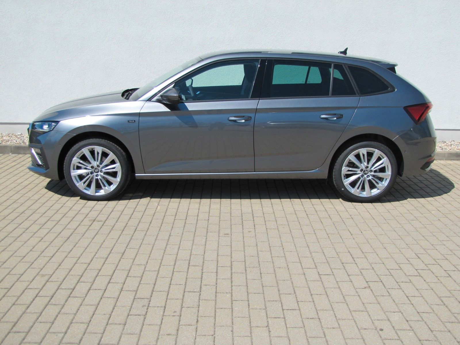 Fahrzeugabbildung SKODA Scala Tour 1.5l TSI 150PS 7-Gang DSG