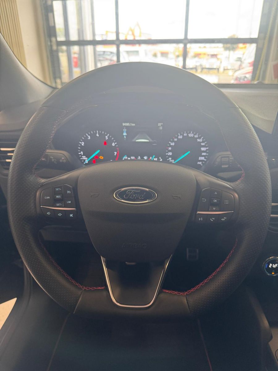 Fahrzeugabbildung Ford Focus 1,5 EcoBoost ST-Line /LED/NAVI/KLIMA