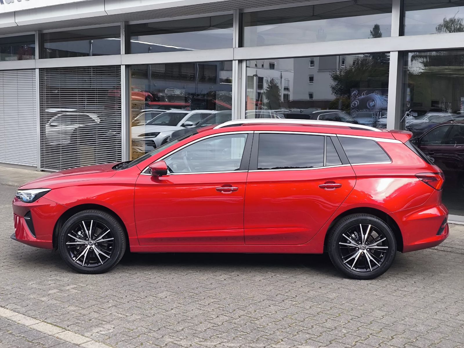 Fahrzeugabbildung MG 5 61 KWH Luxury NAVI+LEDER+SHZ+LED+DAB+ACC+360°