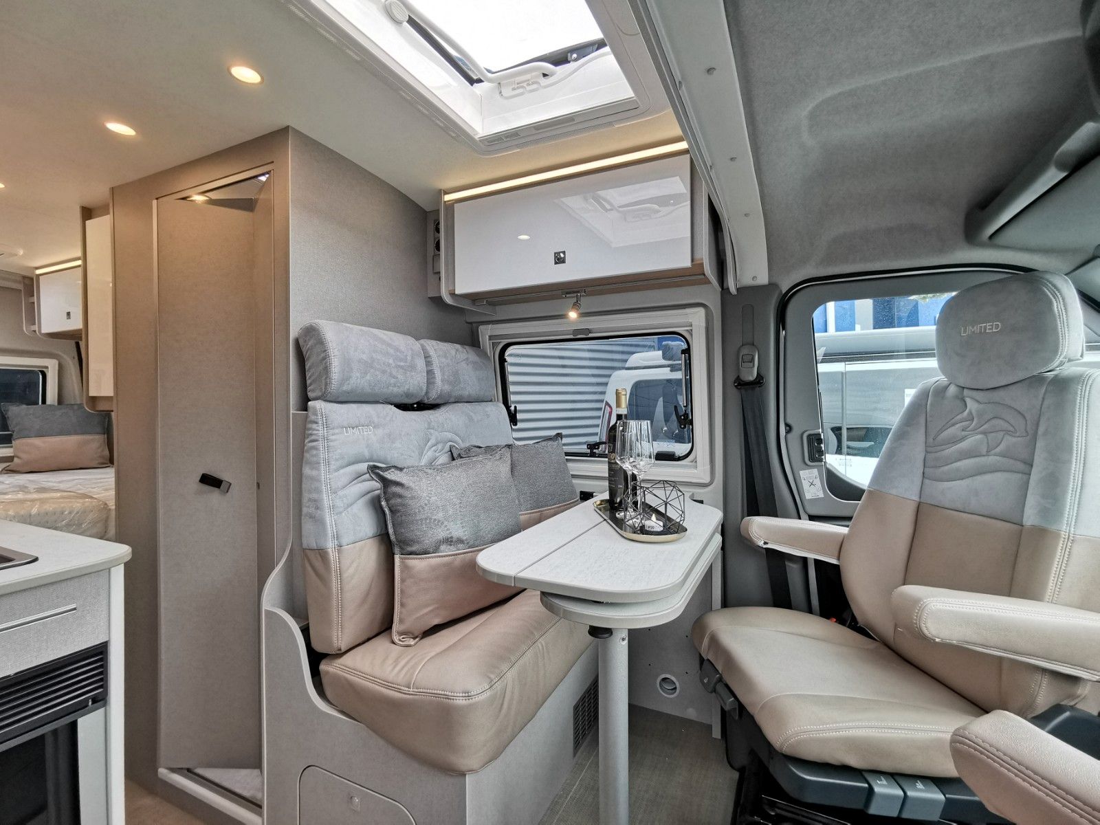 Fahrzeugabbildung Bürstner Delfin Limited C 621 - SIE SPAREN 19.253 € !!!