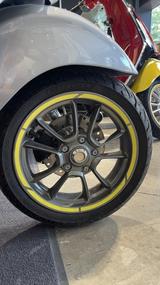 Vespa Elettrica 70 km/h ab 16 Jahre fahrbar - VESPA ELETTRICA 70 KM H