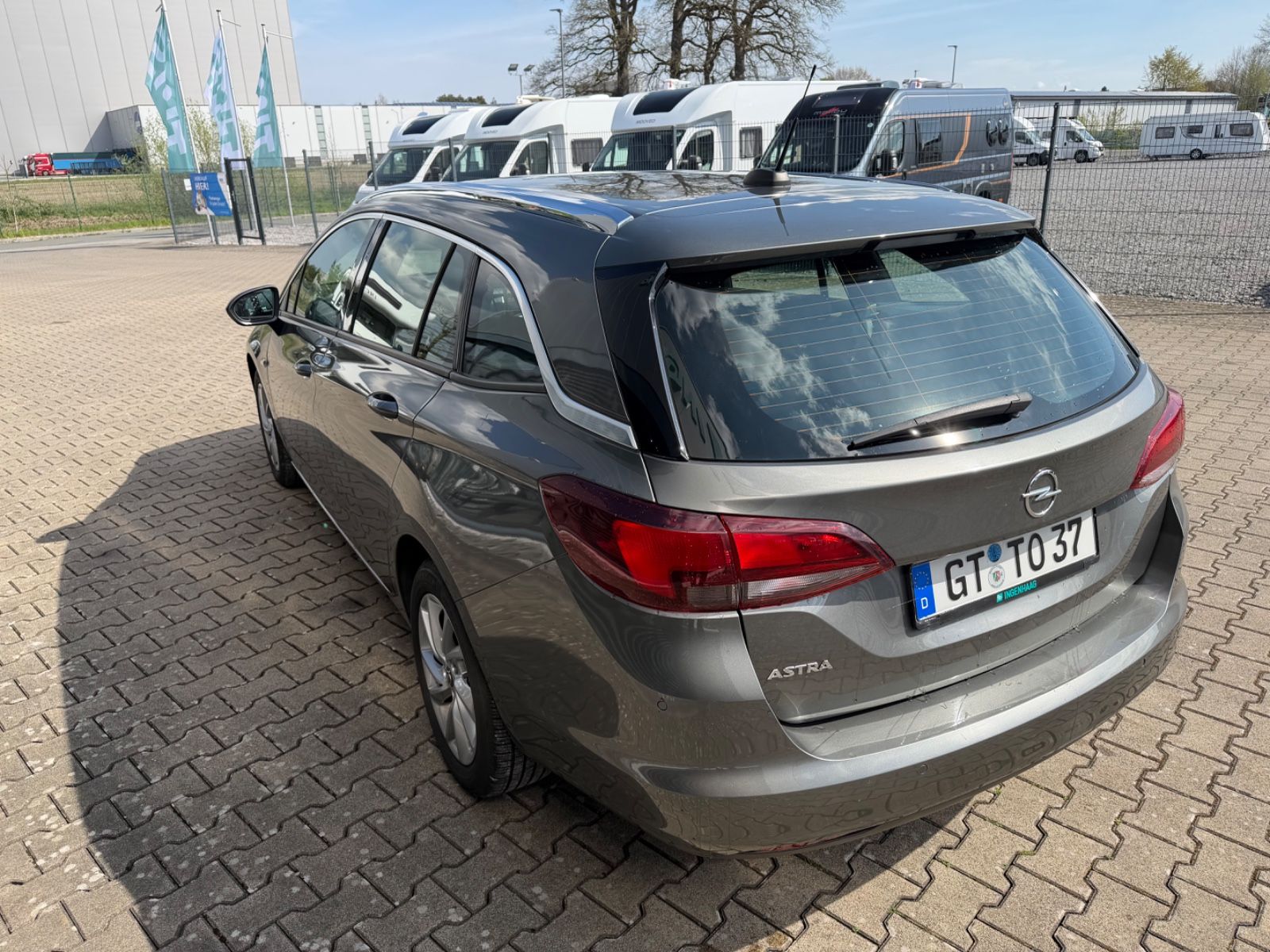 Fahrzeugabbildung Opel Astra K Sports Tourer Elegance 1.4 Autom.