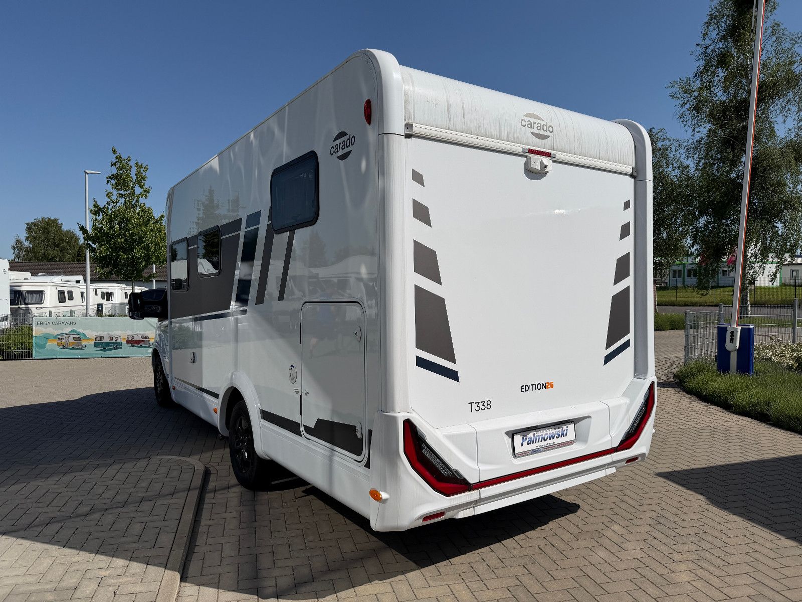 Fahrzeugabbildung Carado T338 Edition 26  - Sie paren über 12.000€