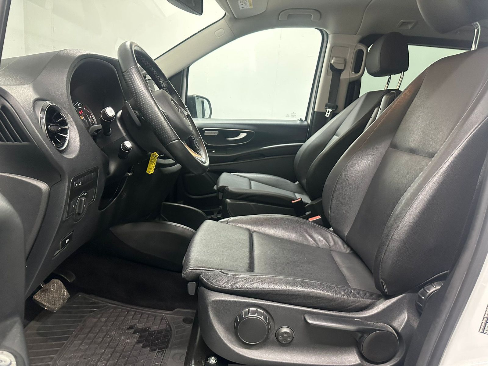 Fahrzeugabbildung Mercedes-Benz Vito 119CDI Tourer Lang EDITION*DISTRO*AHK*LED*