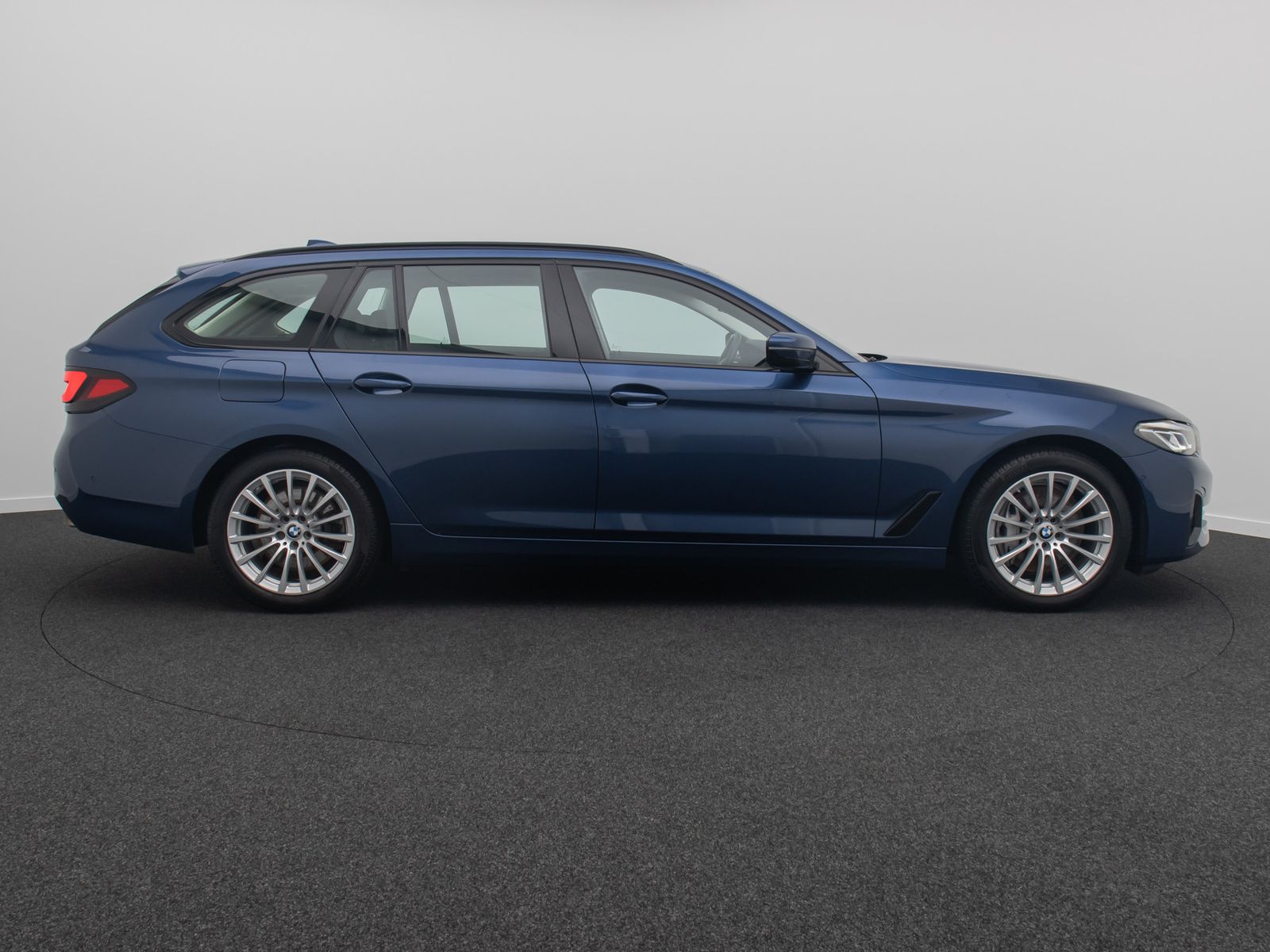 Fahrzeugabbildung BMW 540d xD Panorama Kamera DAB HiFi Lenkrhzg Sport