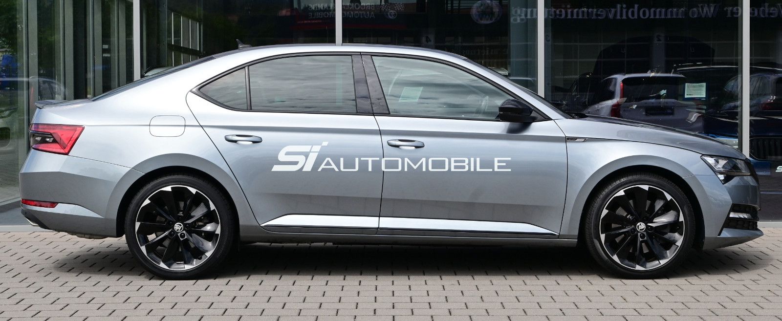 Fahrzeugabbildung SKODA Superb 2.0 TSI 4x4 SPORTLINE °ACC°AHK°STHZG°360°