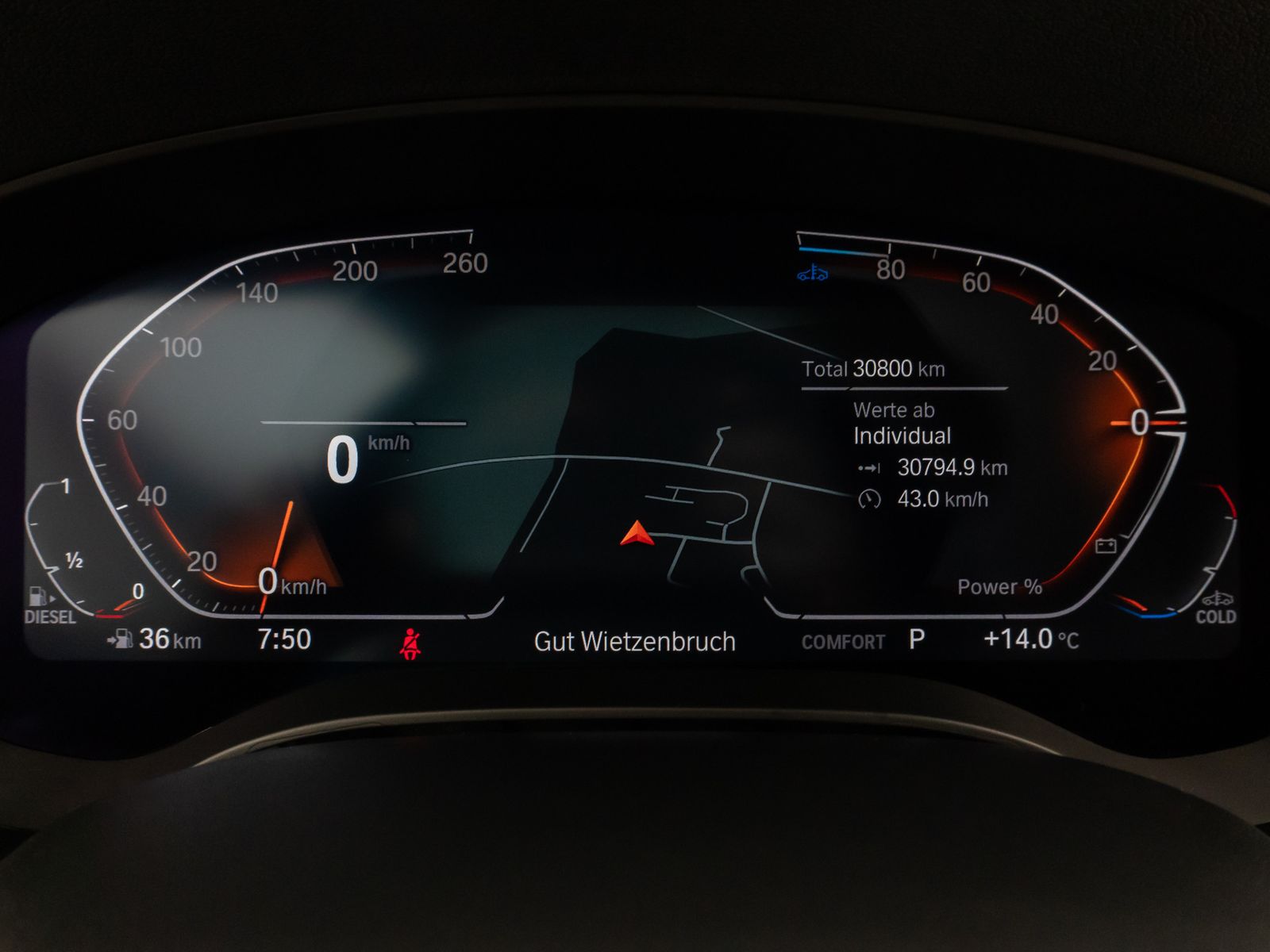 Fahrzeugabbildung BMW 520d Kamera HUD DAB CockPitPro Sitzhzg Alarm LED