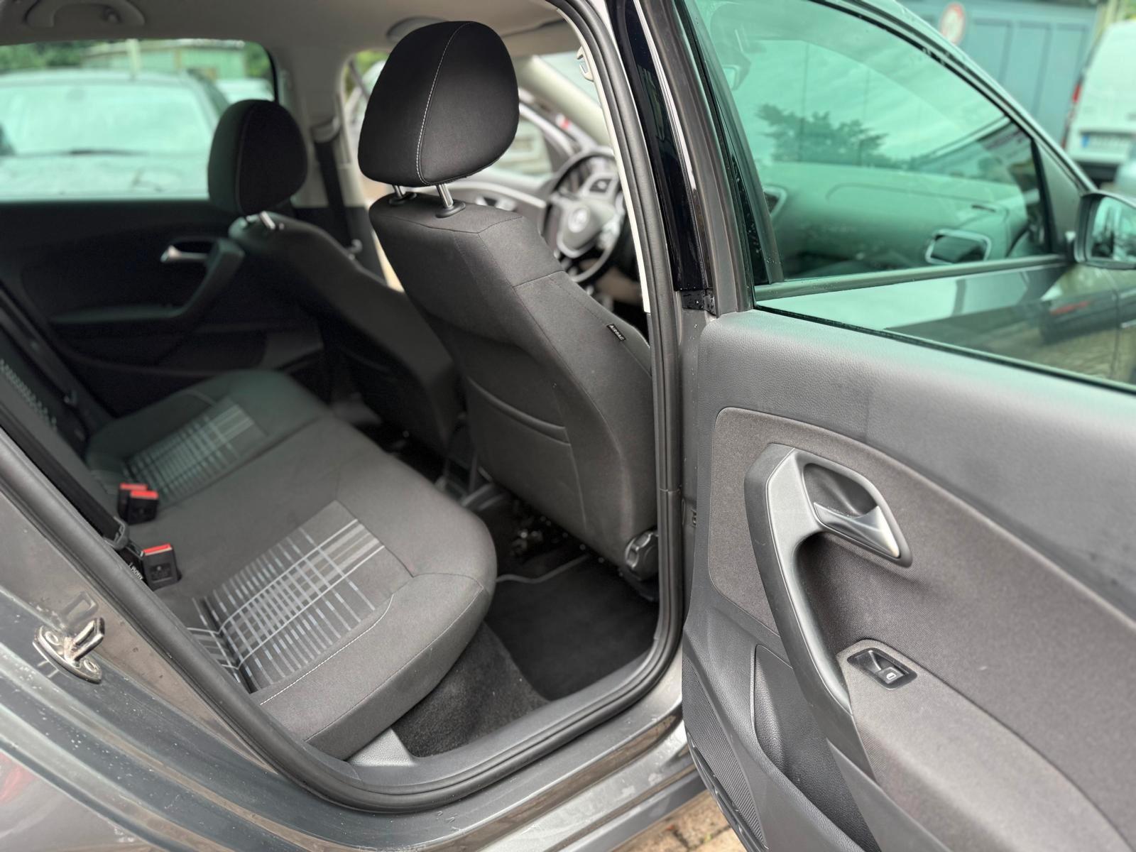 Volkswagen Polo 1,2 Lounge BMT DSG LED Navi SHZ Scheckheft
