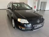 Volkswagen Passat Variant Trendline 1.6 FSI Klima SHZ AHK - Volkswagen Passat Variant aus 2005