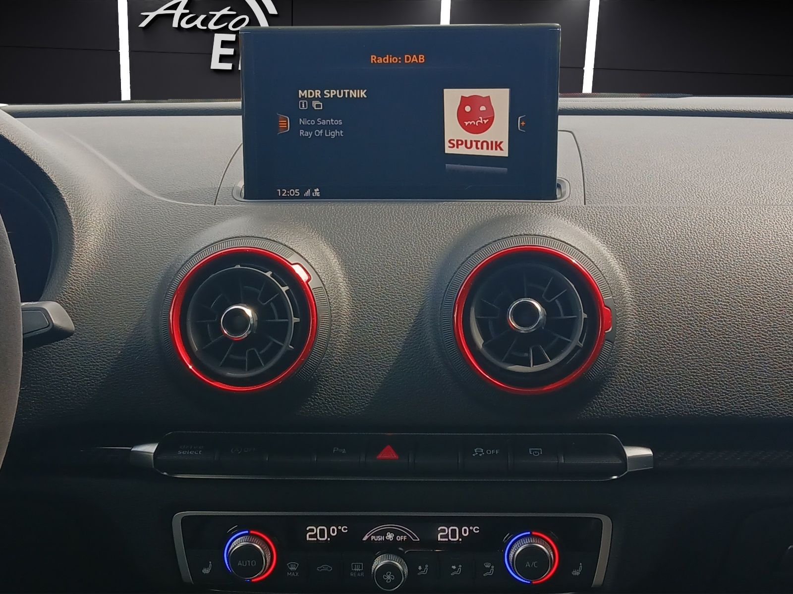 Fahrzeugabbildung Audi RS 3 Sportback quattro S-tronic Matrix Navi AVC