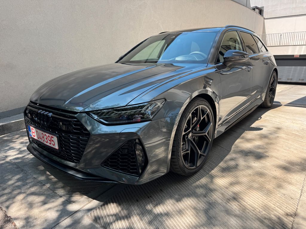 Audi RS6 Performance/HUD/Pano/NEW CAR