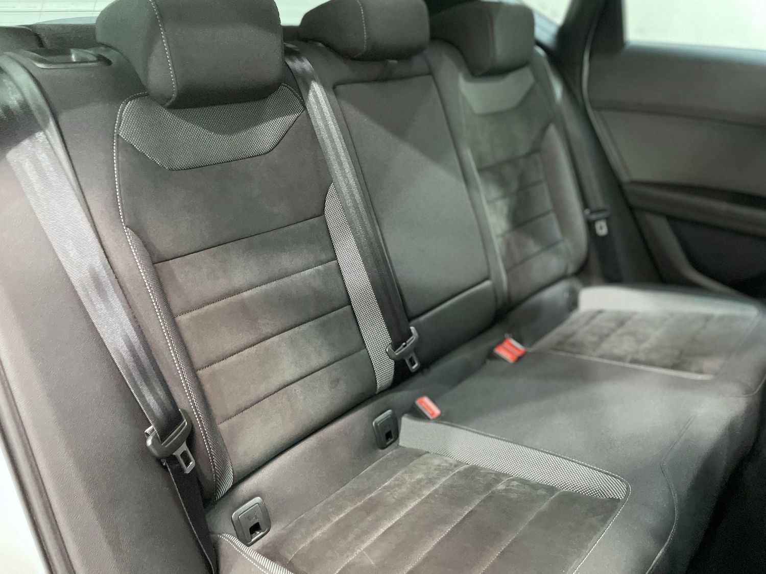 Fahrzeugabbildung SEAT Ateca Xcellence#LED#ACC#360°#Pano#Alcant.#Keyles