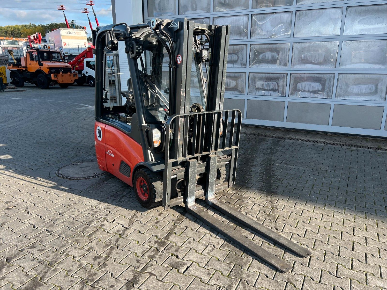 Fahrzeugabbildung Linde E14 - 01 / Triplex: 4.10m! / SS / nur 986h!