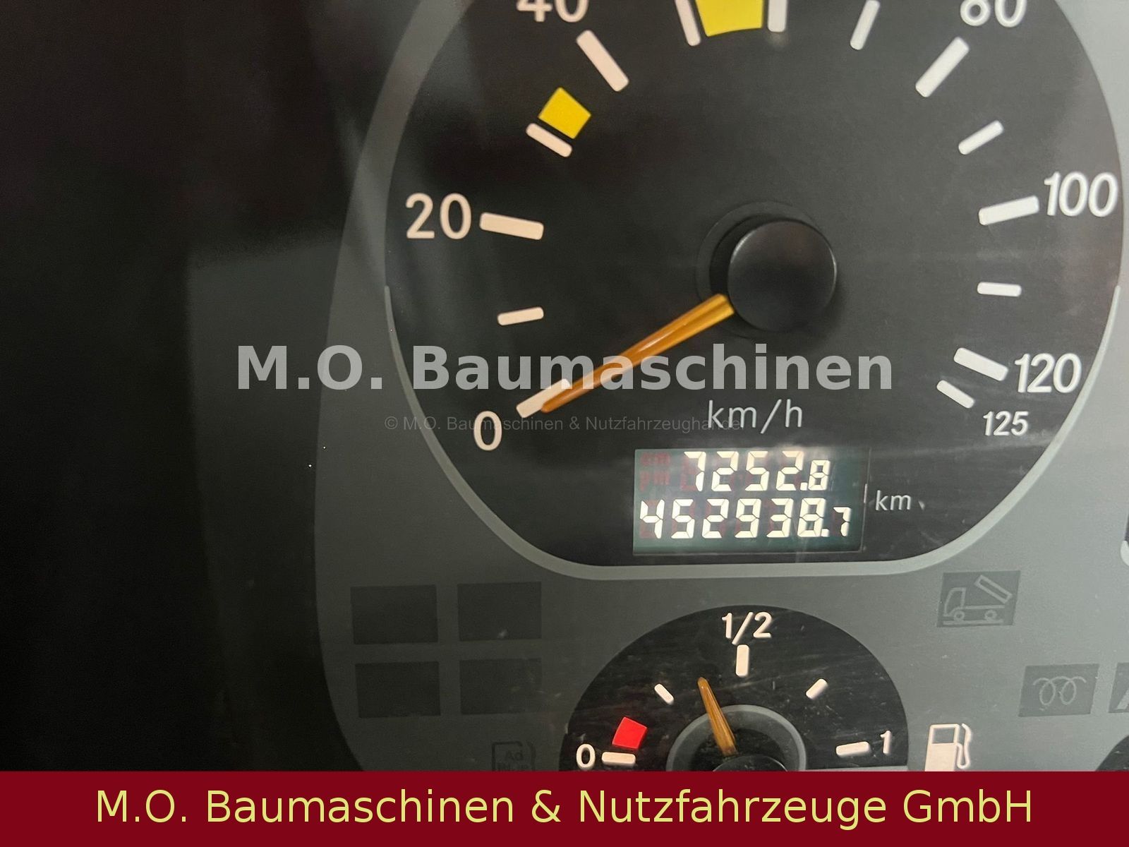 Fahrzeugabbildung Mercedes-Benz Mercedes Benz Actros 2541