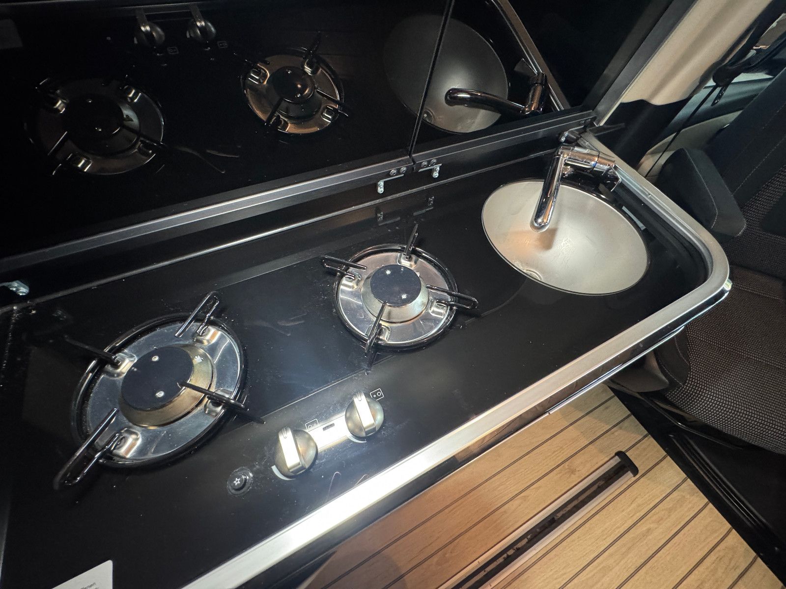 Fahrzeugabbildung Mercedes-Benz V 220 d 9GT MARCO POLO SPORTPAKET AHK LED MBUX+