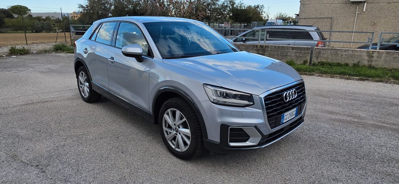 Audi Q2 30 TDI Business Design imagem 2
