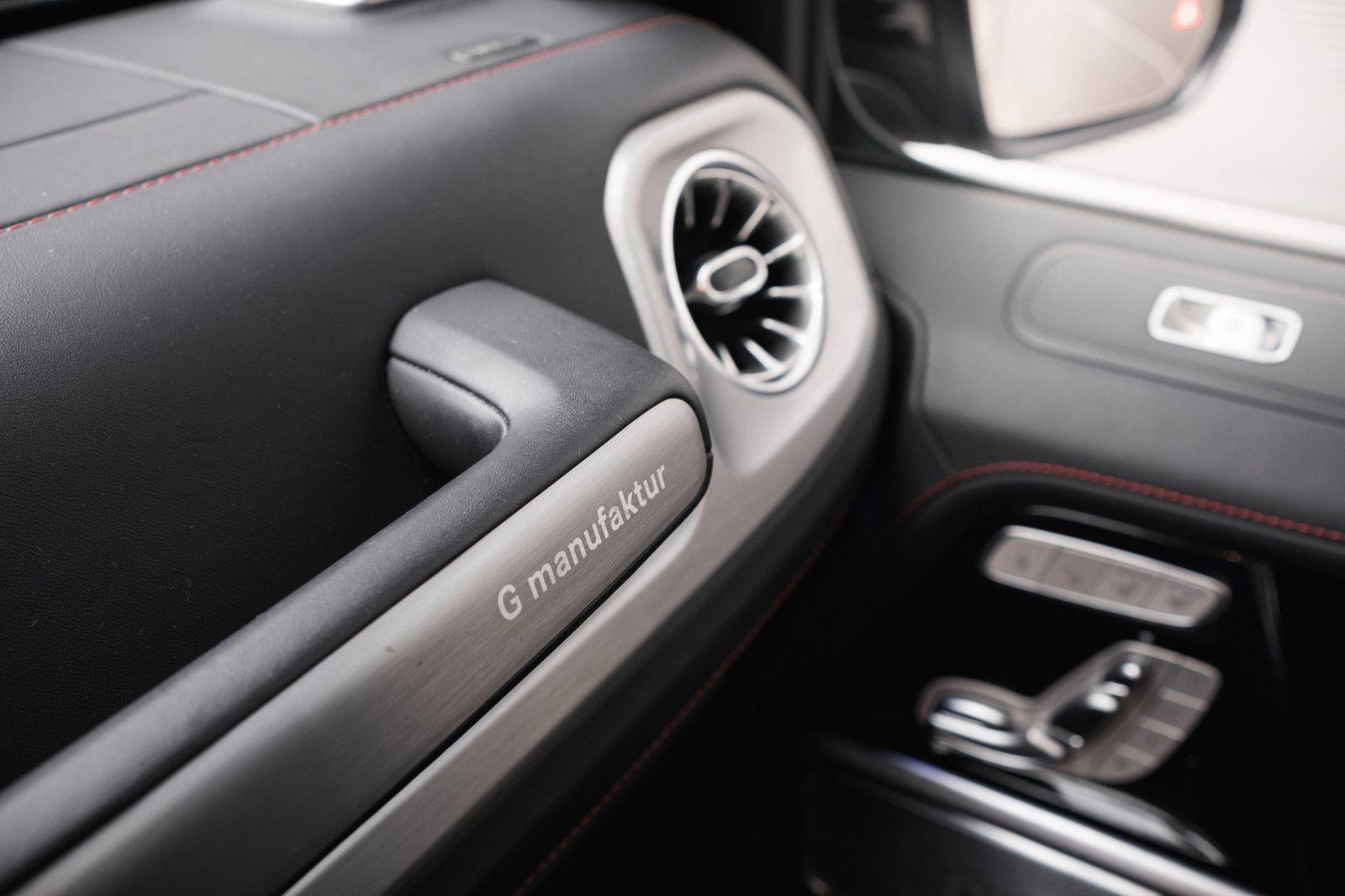 Fahrzeugabbildung Mercedes-Benz G 500-Burmester-Manufaktur-Leder-Night-Paket