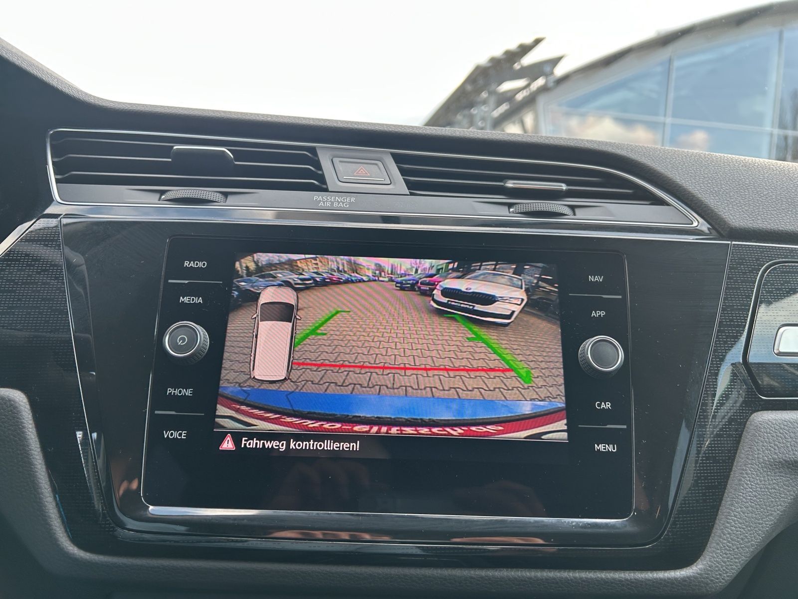 Fahrzeugabbildung Volkswagen Touran SOUND NAVI ACC RFK