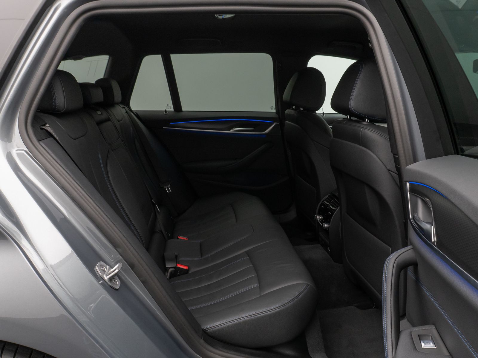 Fahrzeugabbildung BMW 530d M Sport Kamera Laser HUD DAB HiFi Komfort