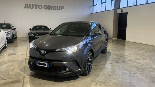 Toyota TOYOTA C-HR 1.8 Hybrid E-CVT Lounge