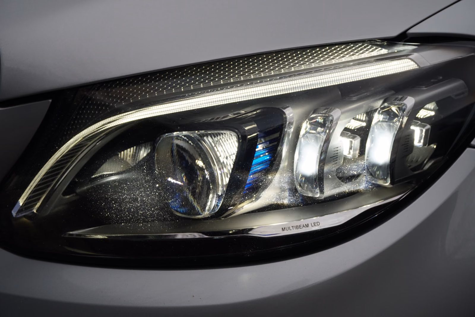 Mercedes-Benz C 300T AMG Multib RFK PANO SHZ NAV Ambiente ACC