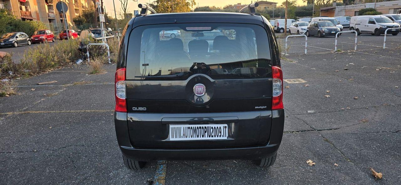 Fiat Qubo 2011 — салон